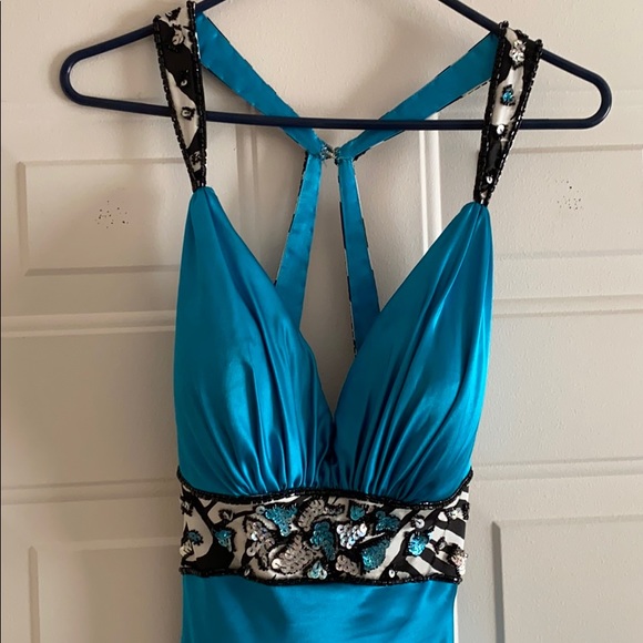 Turquoise sequined Gown - Picture 3 of 6
